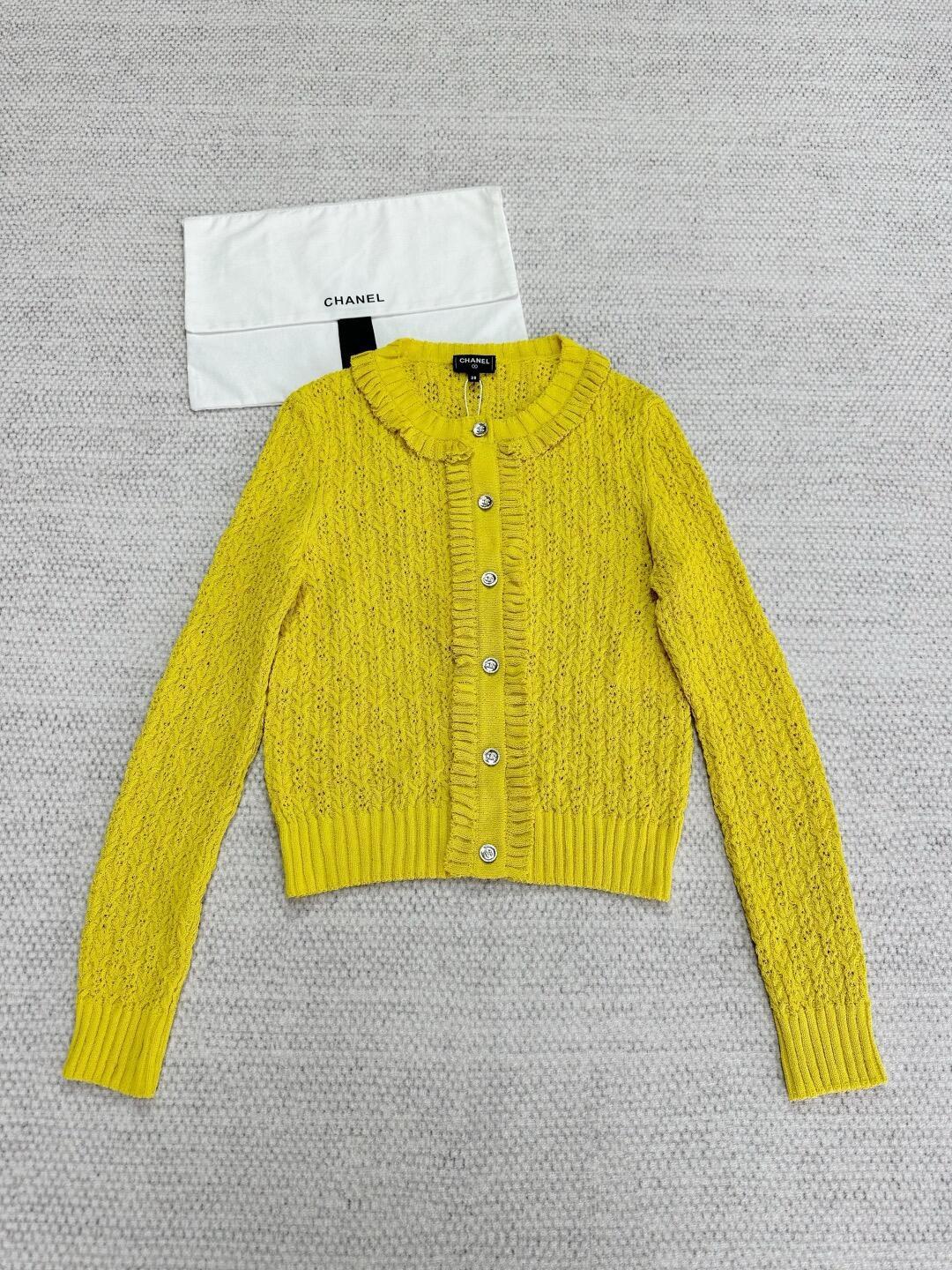 CHNEL Lace Crew Neck Fortune Yellow Knit Sweater