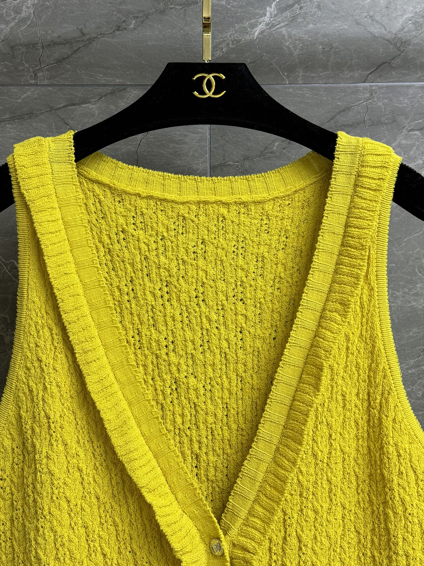 CHNEL25SS small perfume lace cut-out vest