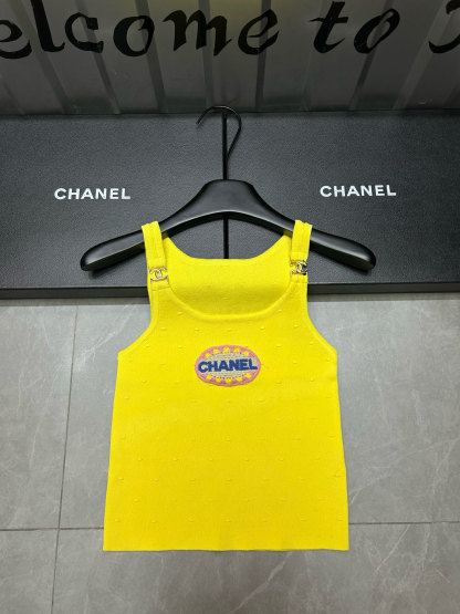 CHNEL Embroidered Badge Pellet Knit Vest