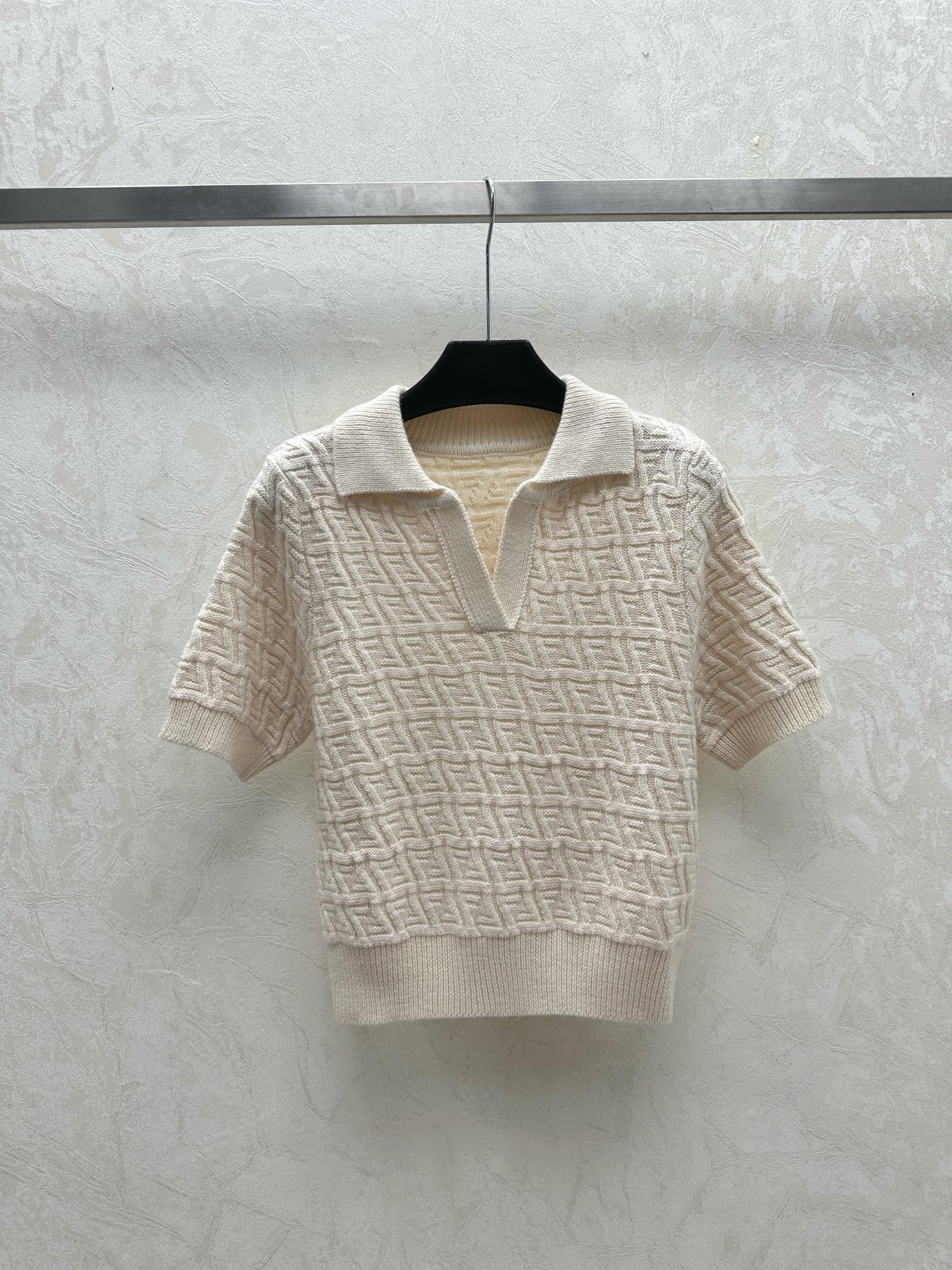 Fend Fall/Winter New Knit Lapel Short Sleeve