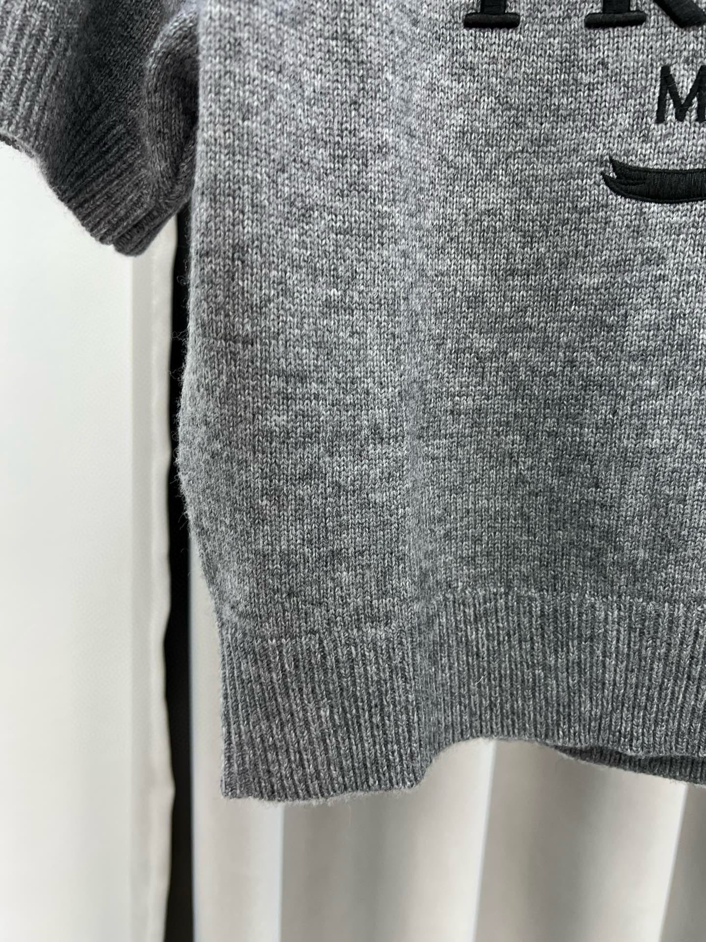 Prad Cashmere Letter Knit Short Sleeve
