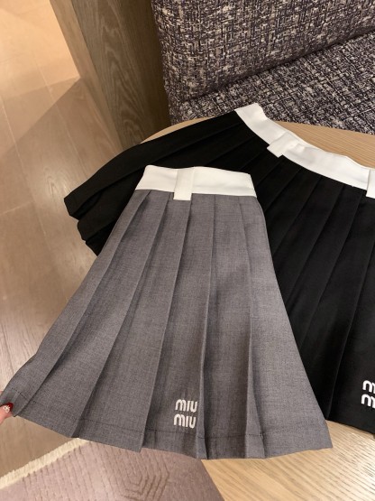 Miu Colorblock Embroidered Pleated Skirt