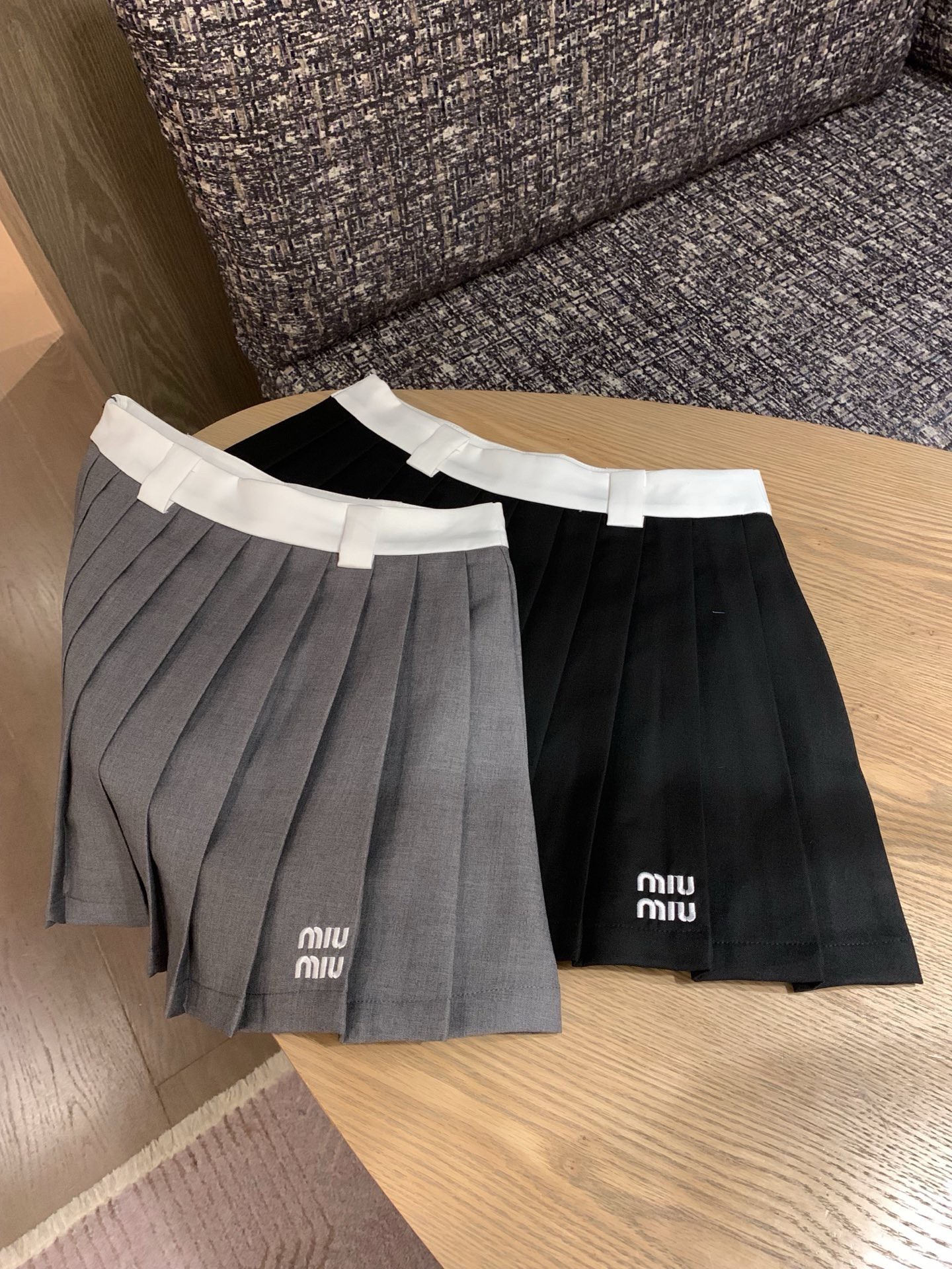 Miu Colorblock Embroidered Pleated Skirt