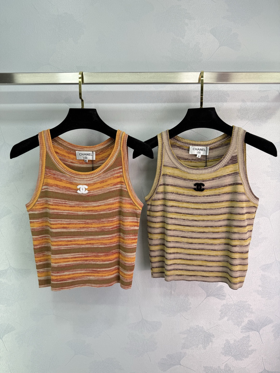 CHANE25SS Striped Knit Vest