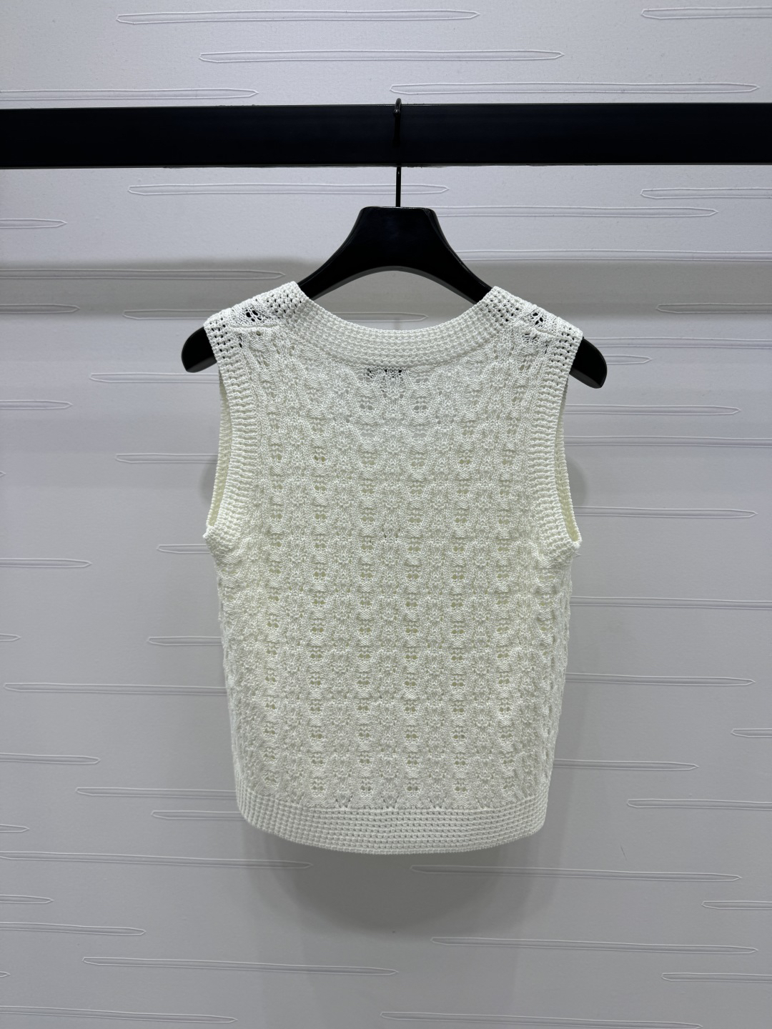 CHANE25SS Openwork Floral Knit Vest