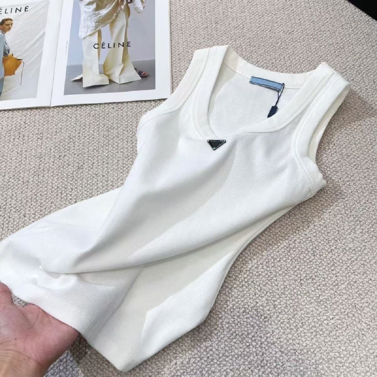 PRAD Classic Knit Vest