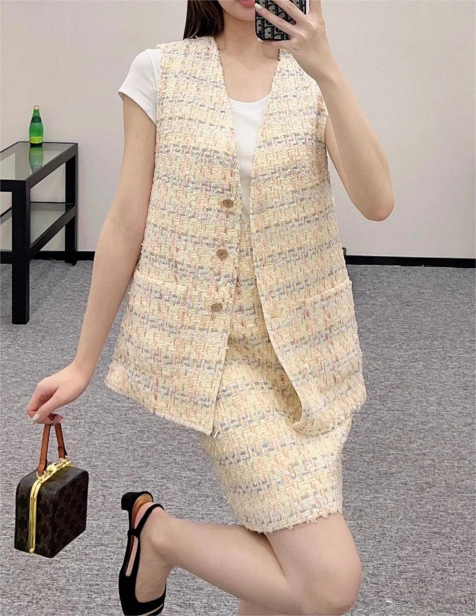 CHANE25SS yellow tweed vest