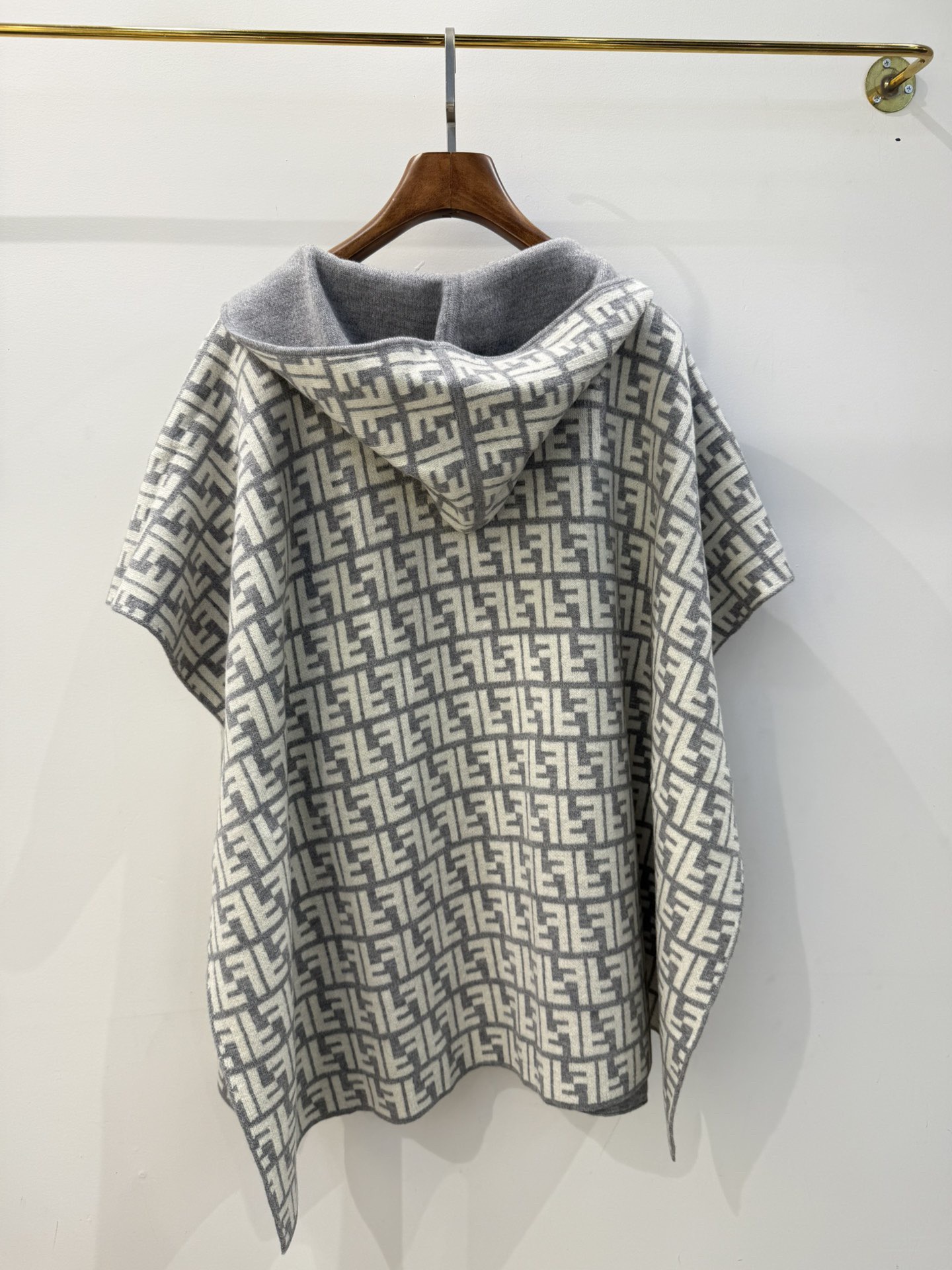 FEN 2025SS Hooded double-sided cashmere cape