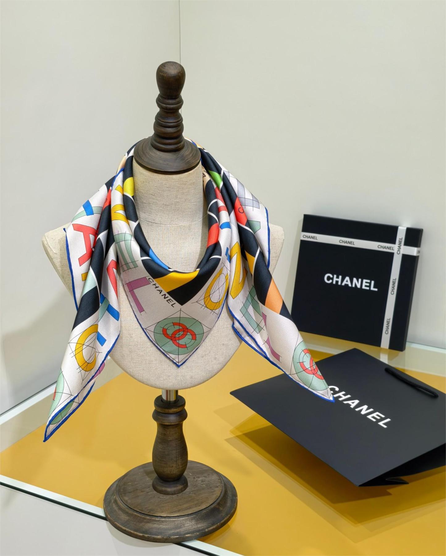 CHANE 90x90cm Twill Silk Square Scarf