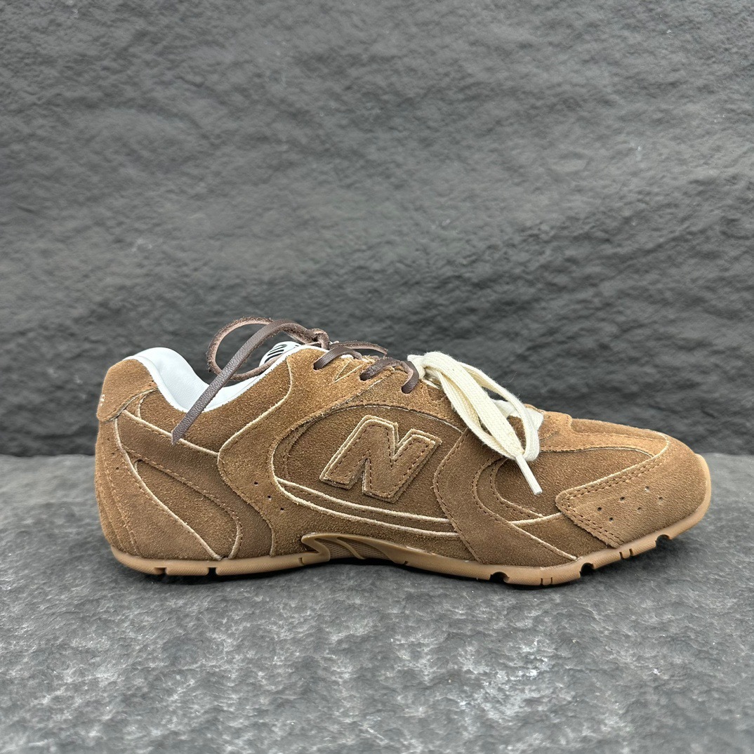 NEW BA x Miu suede sneakers