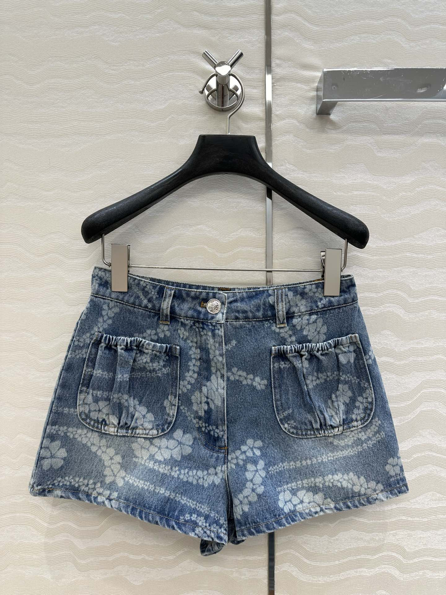 CHANE25SS Beaded Chain Denim Shorts