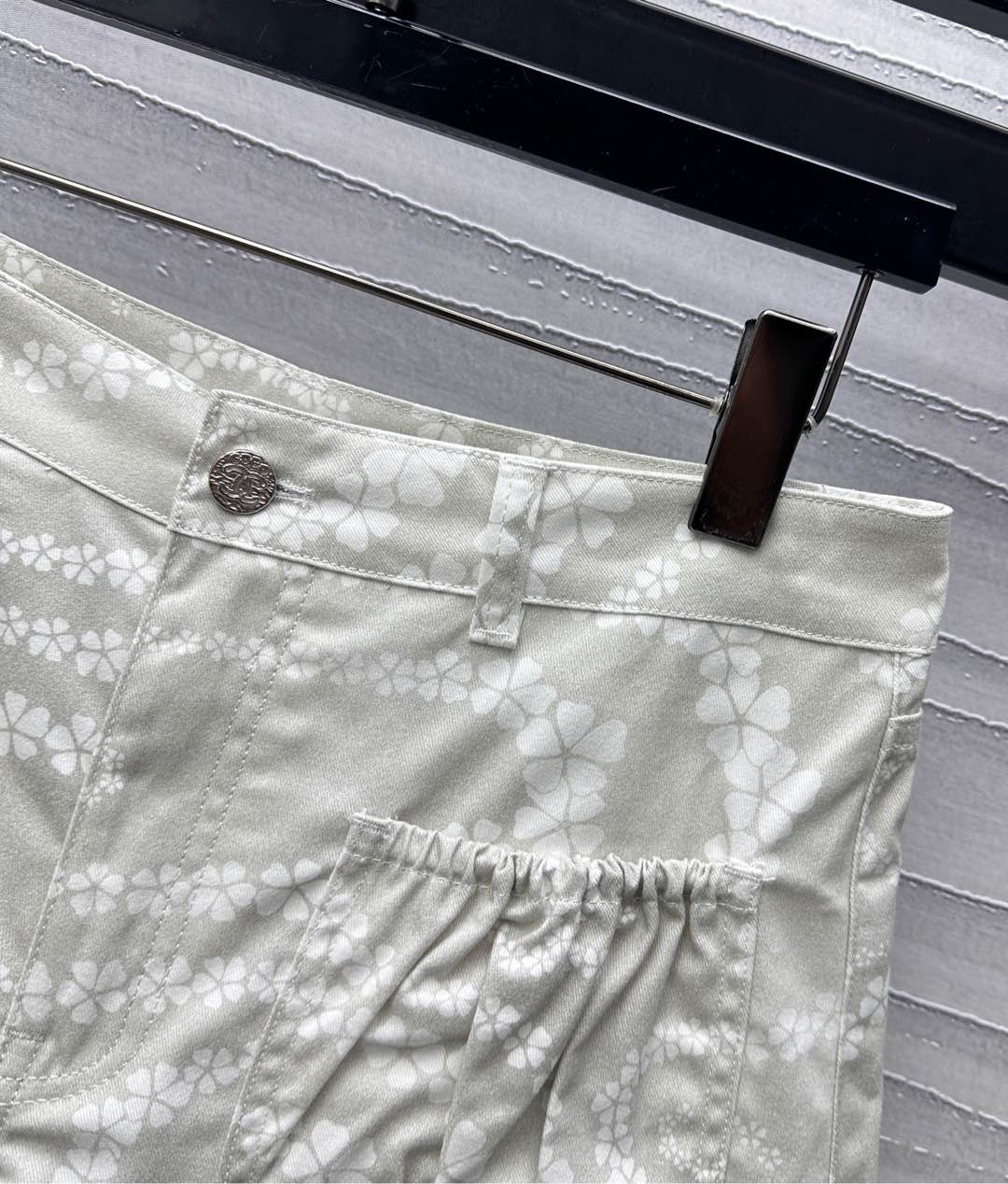 CHANE25SS Printed Pocket Denim Shorts