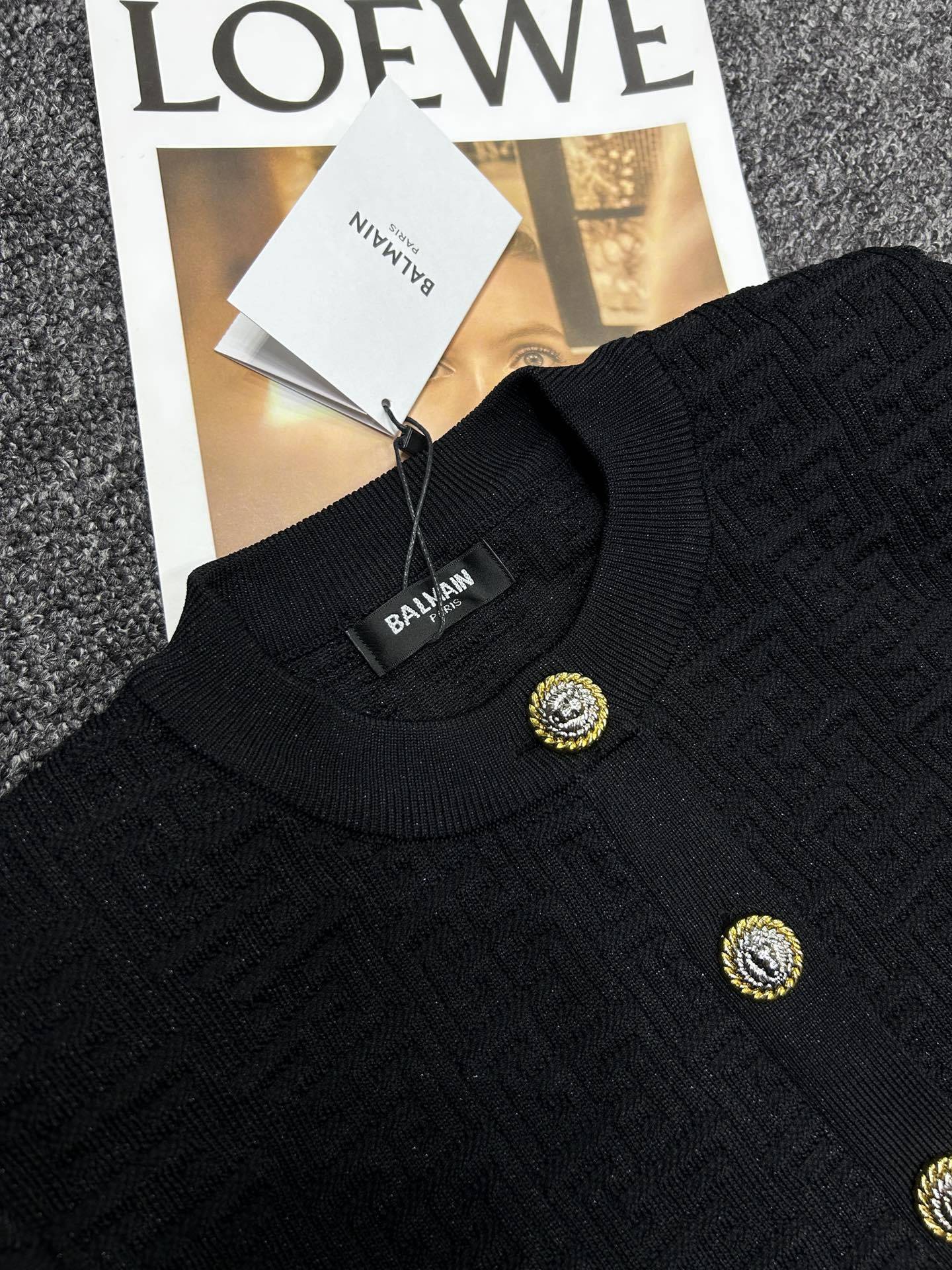 BAL Gold Thread Jacquard Round Neck Short Sleeve Cardigan