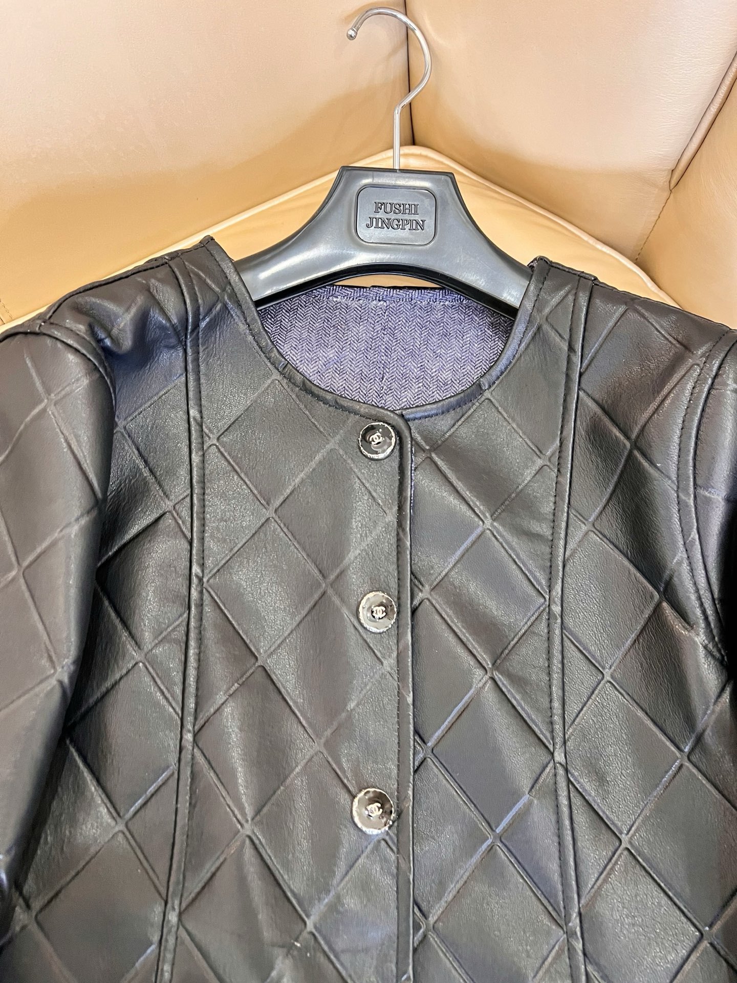 CHANE25SS diamond-print leather jacket