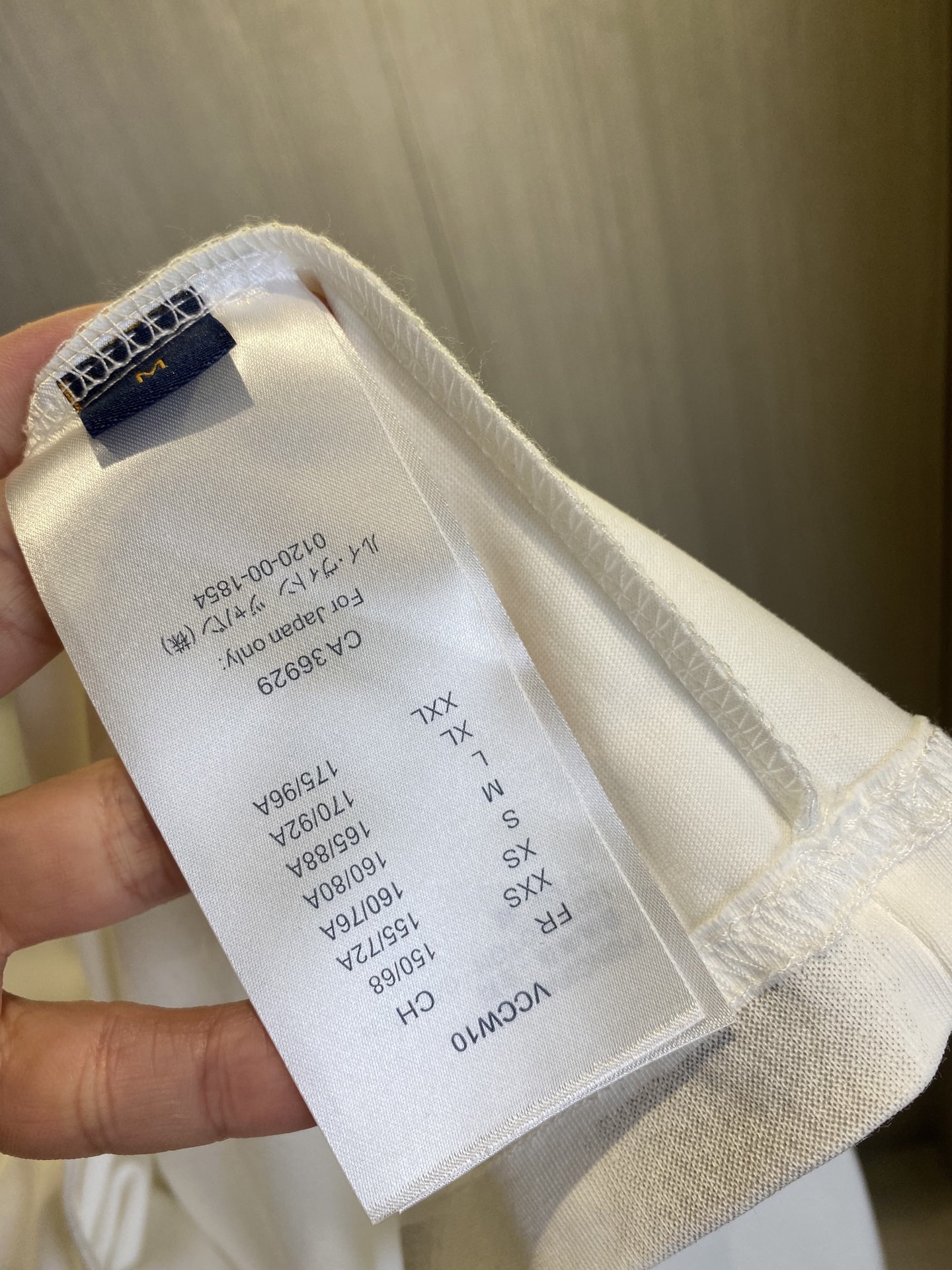 1V short-sleeved shirt