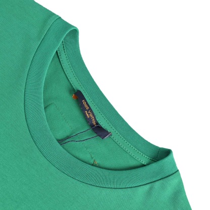 1V Embossed logo T-shirt