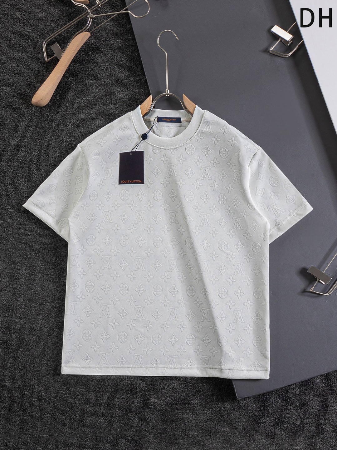1V short-sleeved shirt