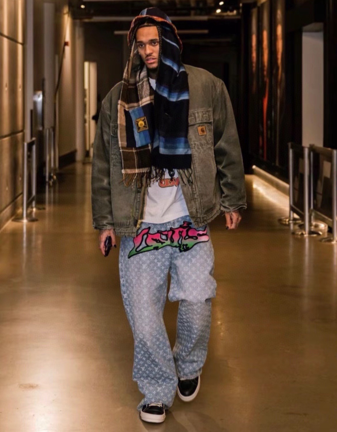 1V Printed denim pants
