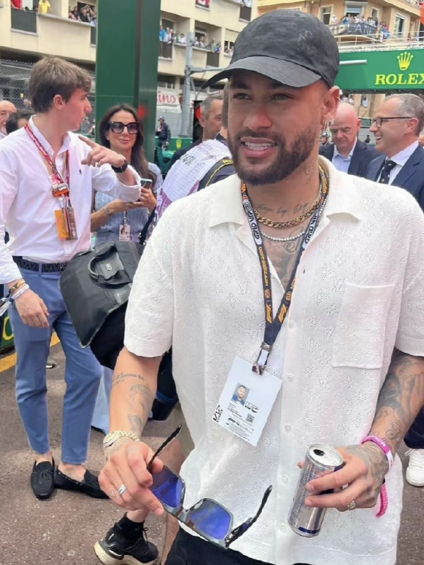 1V Football star's same knit dark flower hollow short sleeved cardigan