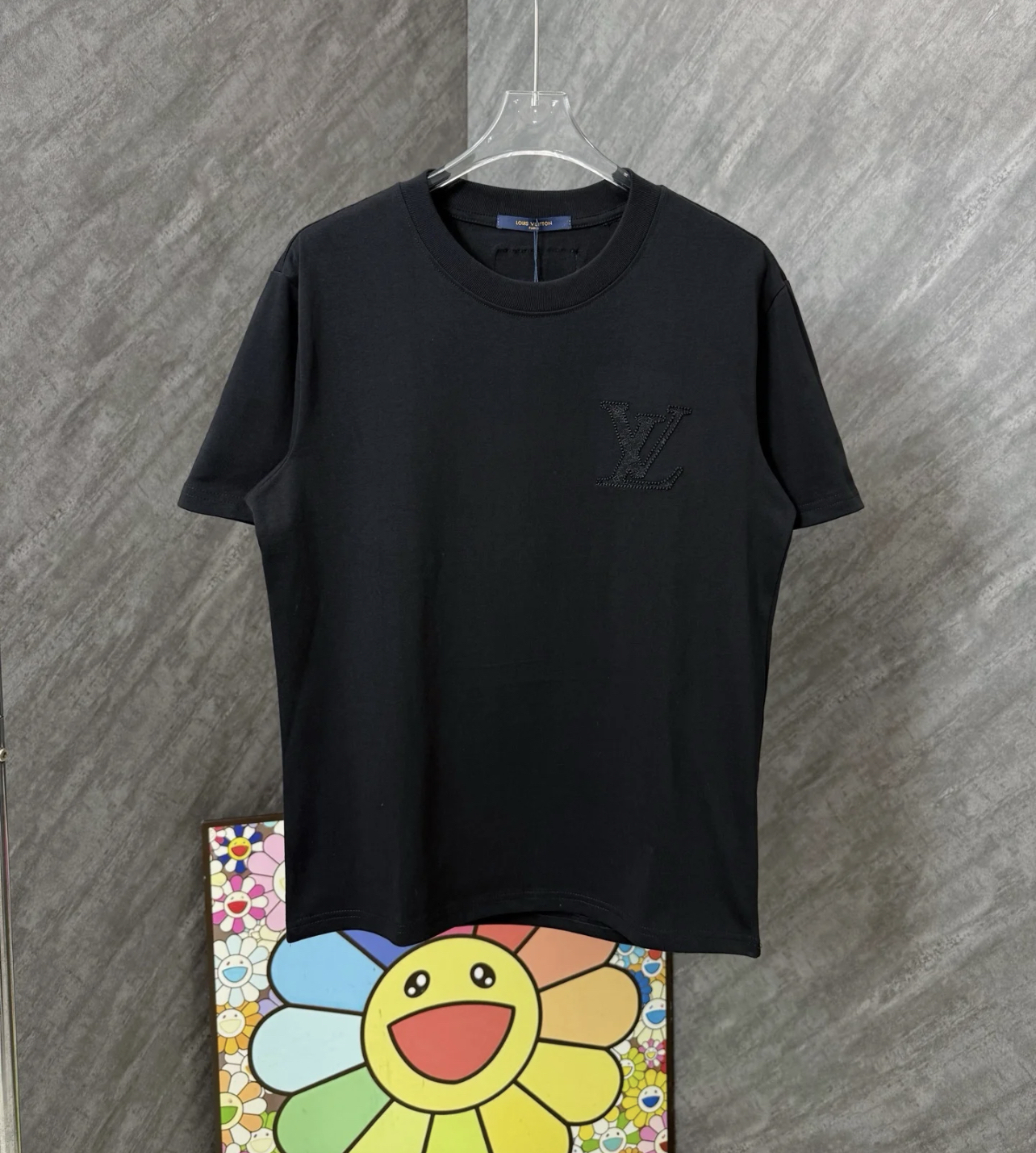 1V Back large logo T-shirt