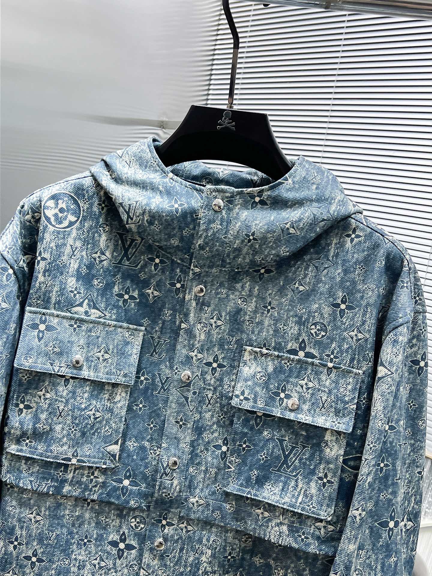 1V Removable denim sleeves for two jackets