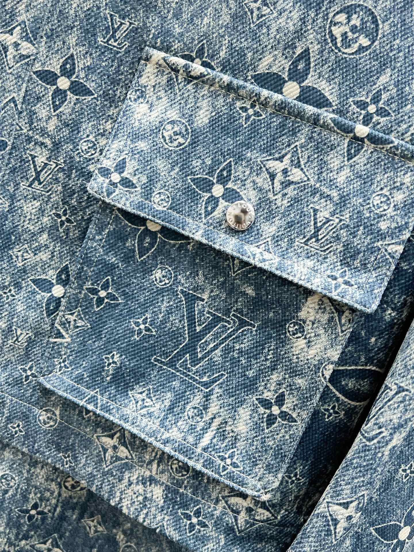 1V Removable denim sleeves for two jackets