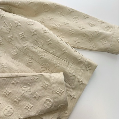 1V Embossed logo printed denim jacket