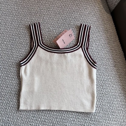 MM Knitted short vest