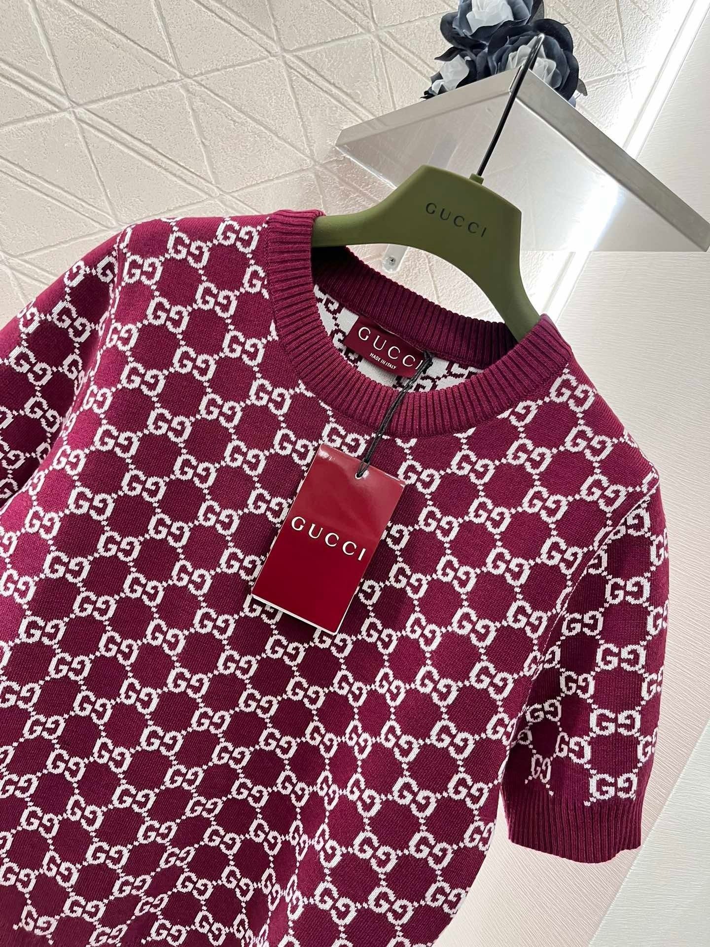 GG Wine red round neck vintage short sleeved sweater