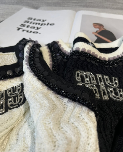 MM Collar sequin vest