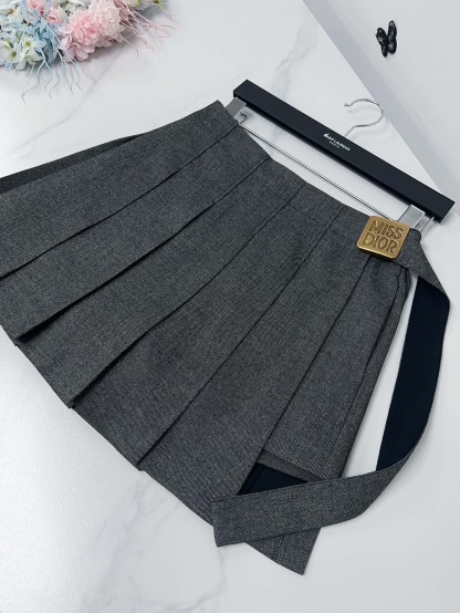 DD Butterfly belt, two pleated skirts