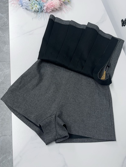 DD Butterfly belt, two pleated skirts