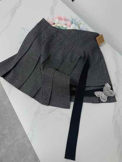 DD Butterfly belt, two pleated skirts