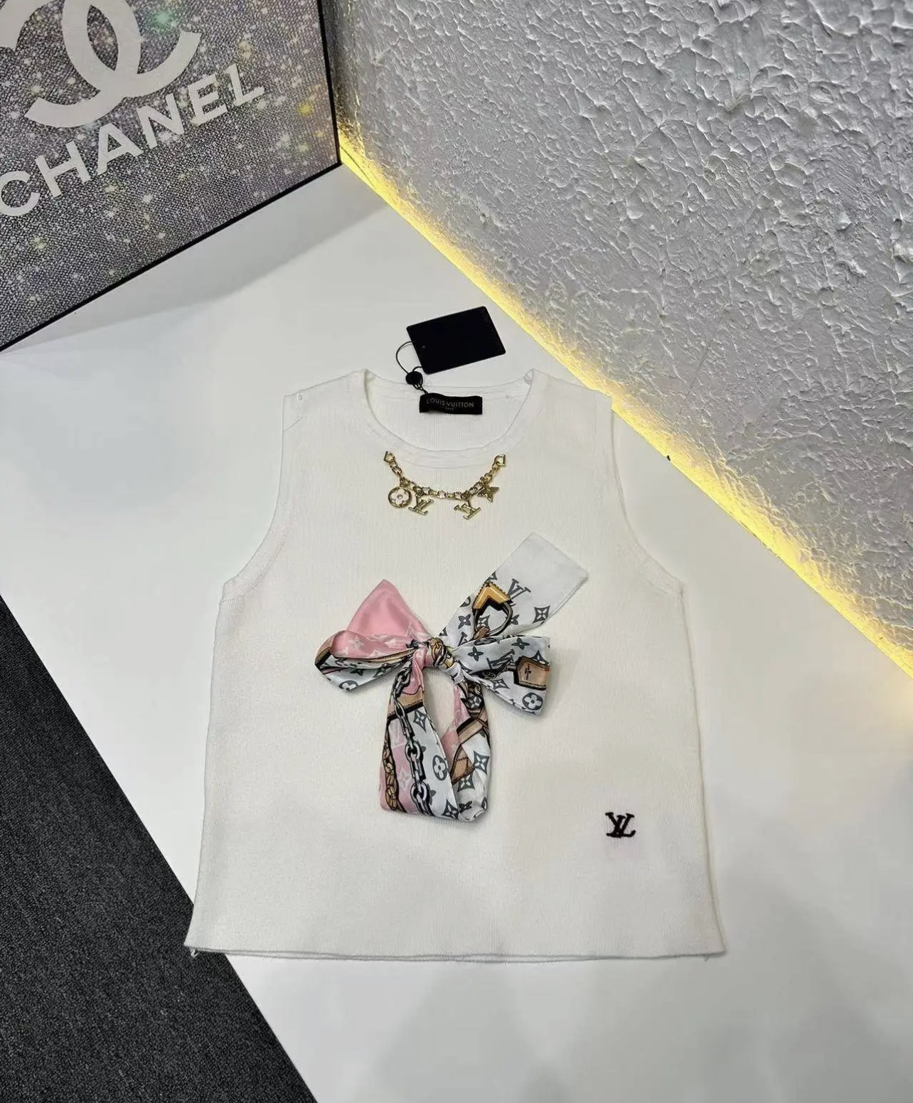 1V Silk scarf knitted vest