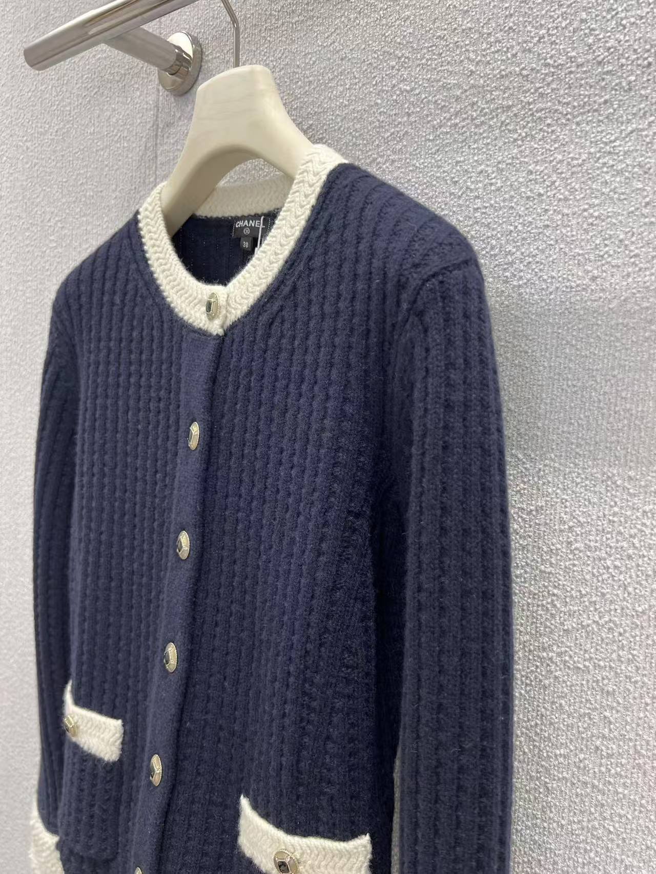 CC 25SS  Ski series black and white color blocked knitting