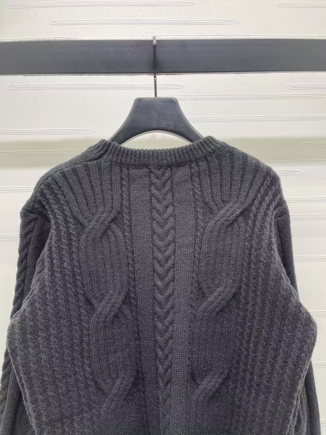 CC 26SS Round-neck knitted sweater with logo