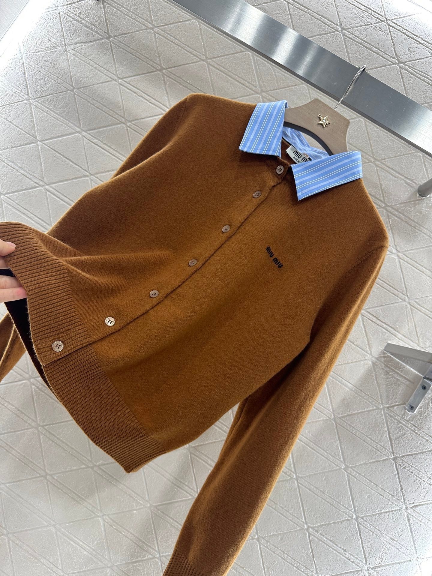 MM 2025SS Color blocking fake 2-piece knitted cardigan