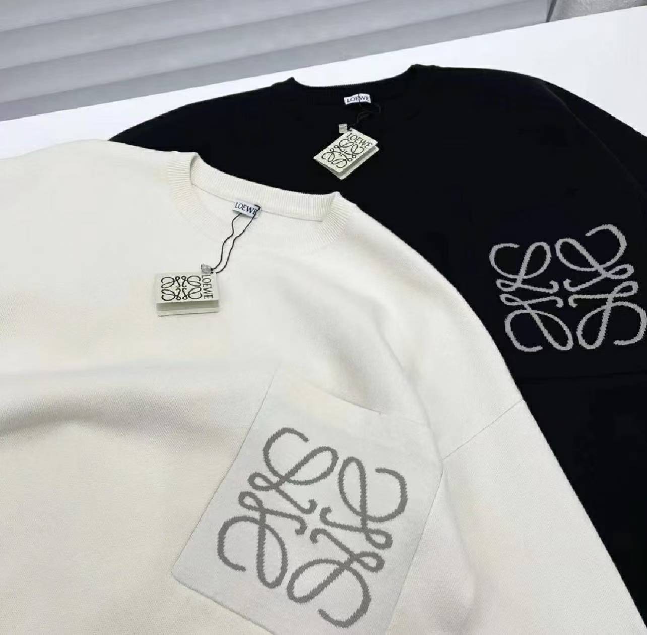 LEW Knitted sweater with large LOGO jacquard pocket on the chest