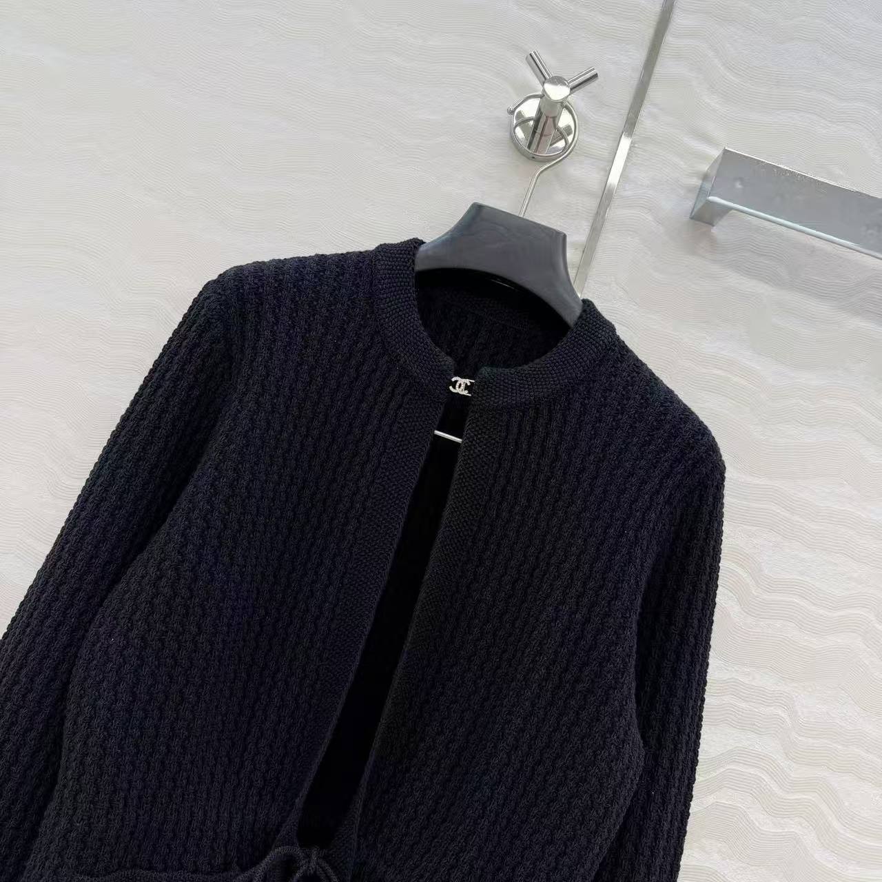 CC 26SS Rhinestone-button lace-up knitted cardigan