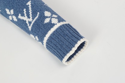 1V Knitted stand collar cardigan