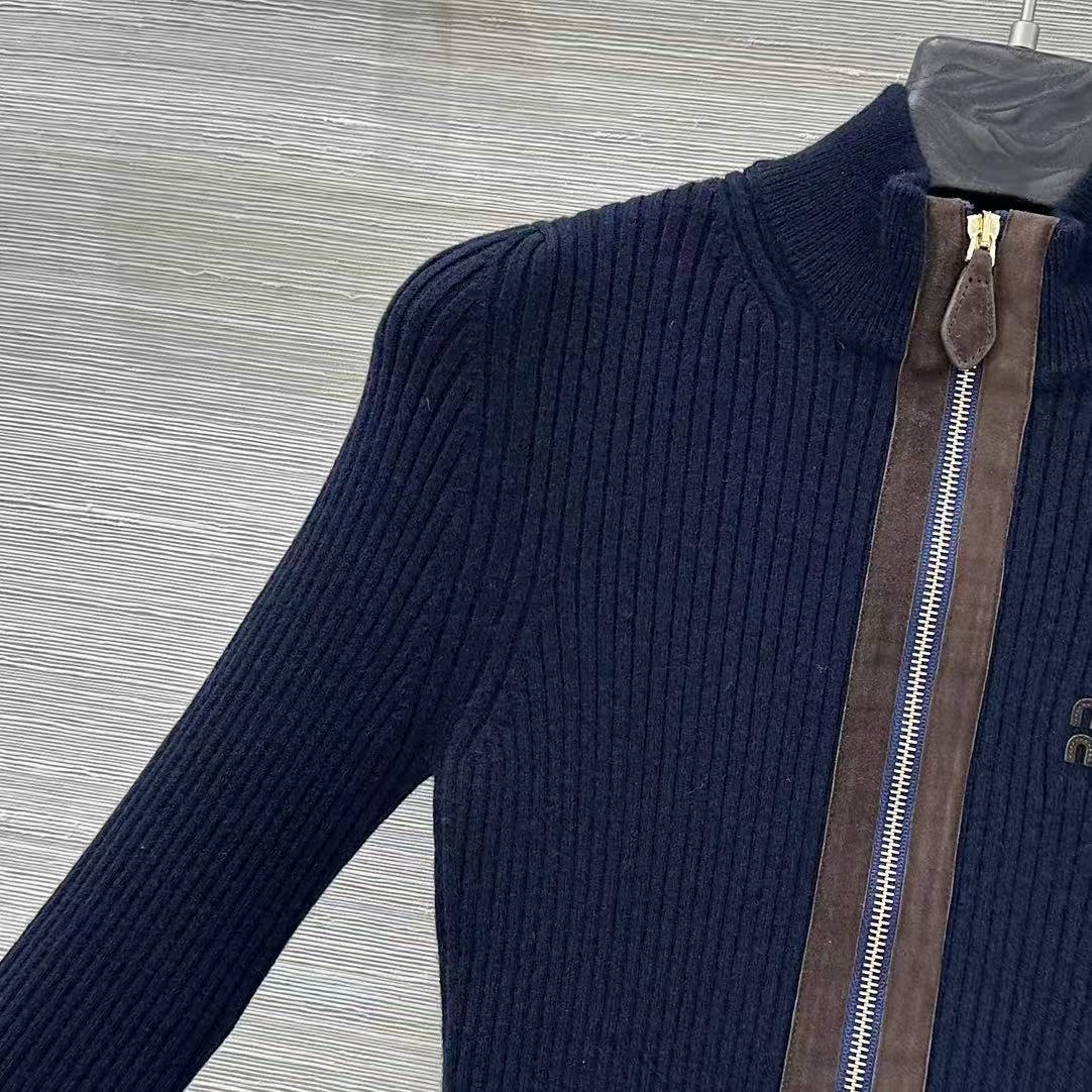 MM 26SS  Frosted edging, half-zipper, small stand collar, knitted