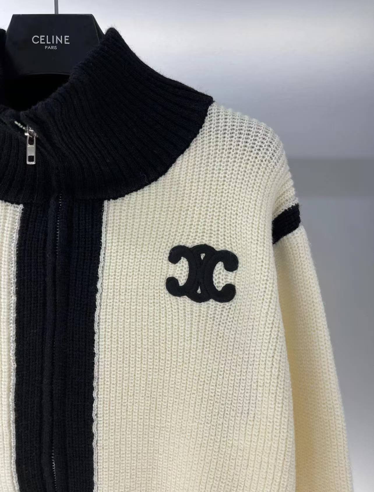 CL Triumphal Gate contrast-colored knitted cardigan