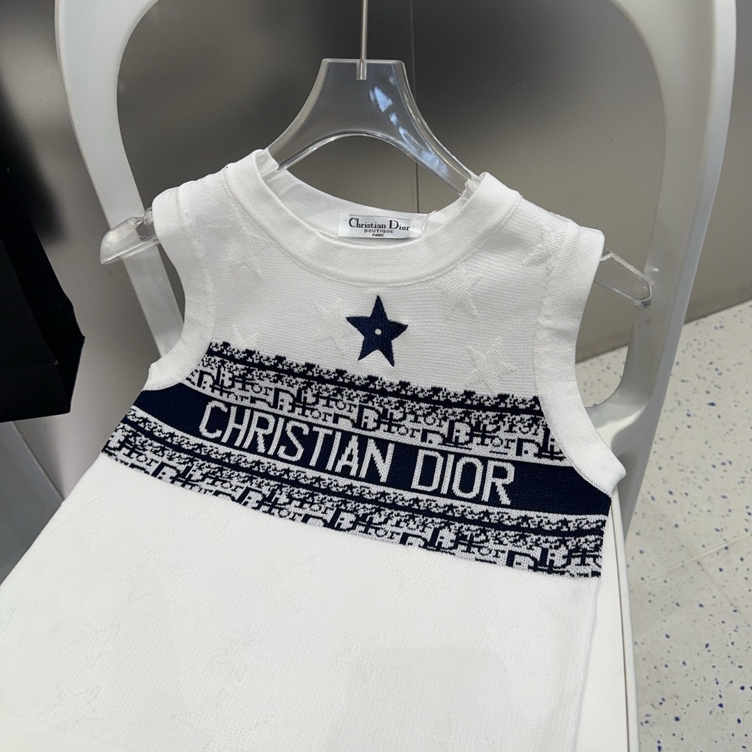 DIA 2025SS Dark flower knitted vest