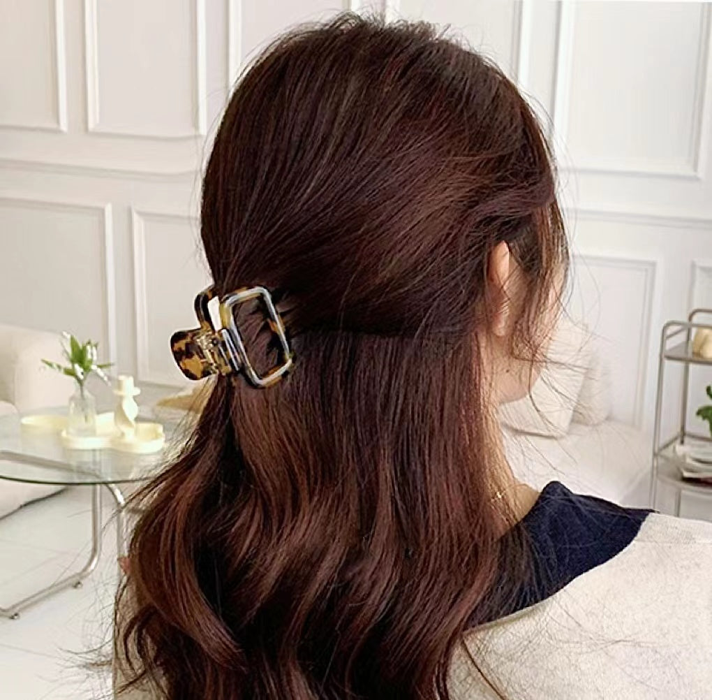 Square hair claw