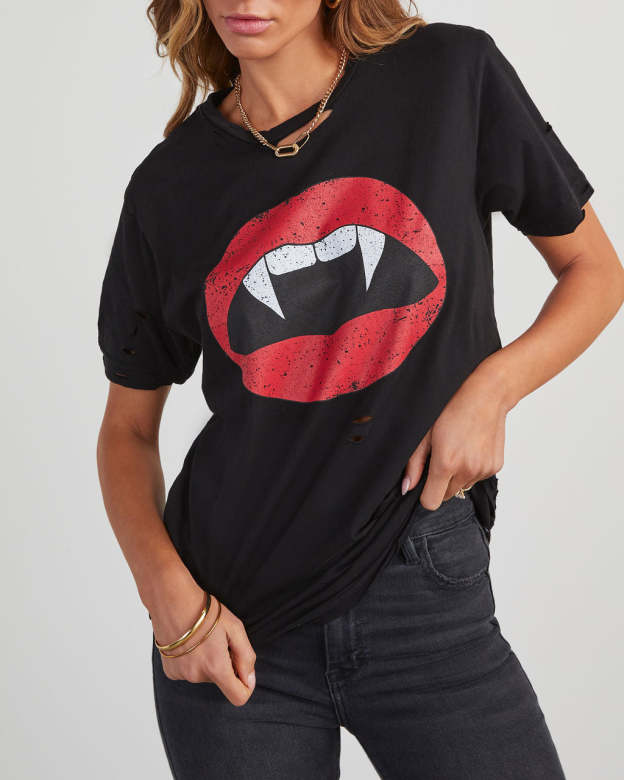 Vampire Lips Distressed Cotton Tee-Matylis