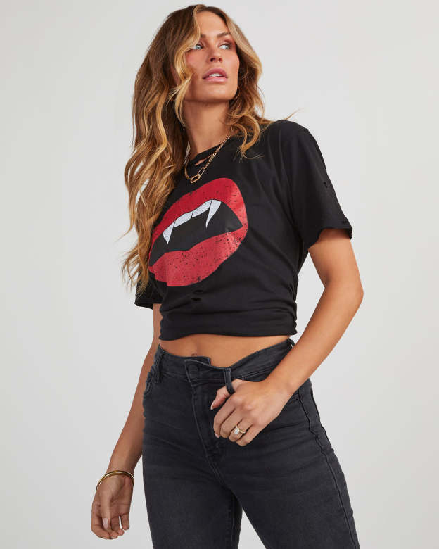 Vampire Lips Distressed Cotton Tee-Matylis