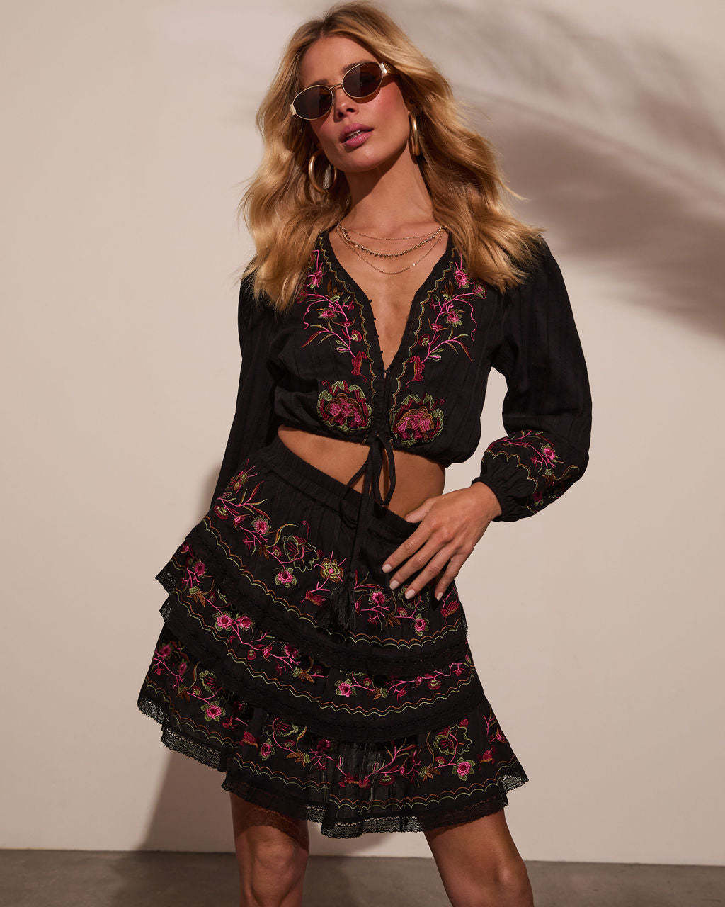 Trail of Flowers Floral Front Tie Crop Top-Matylis