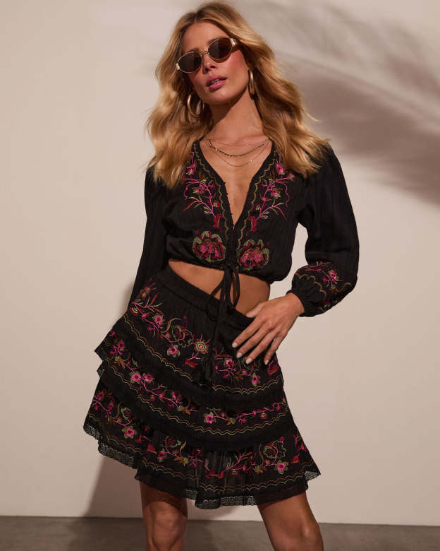 Trail of Flowers Floral Front Tie Crop Top-Matylis