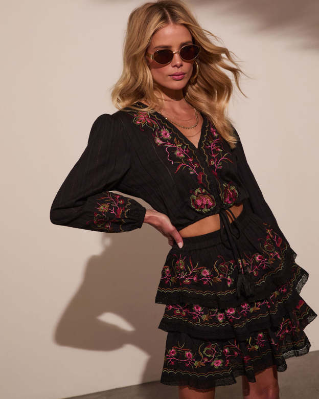 Trail of Flowers Floral Front Tie Crop Top-Matylis