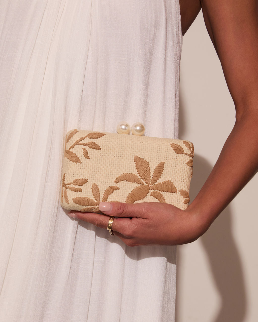 Voyage On Woven Straw Clutch-Matylis